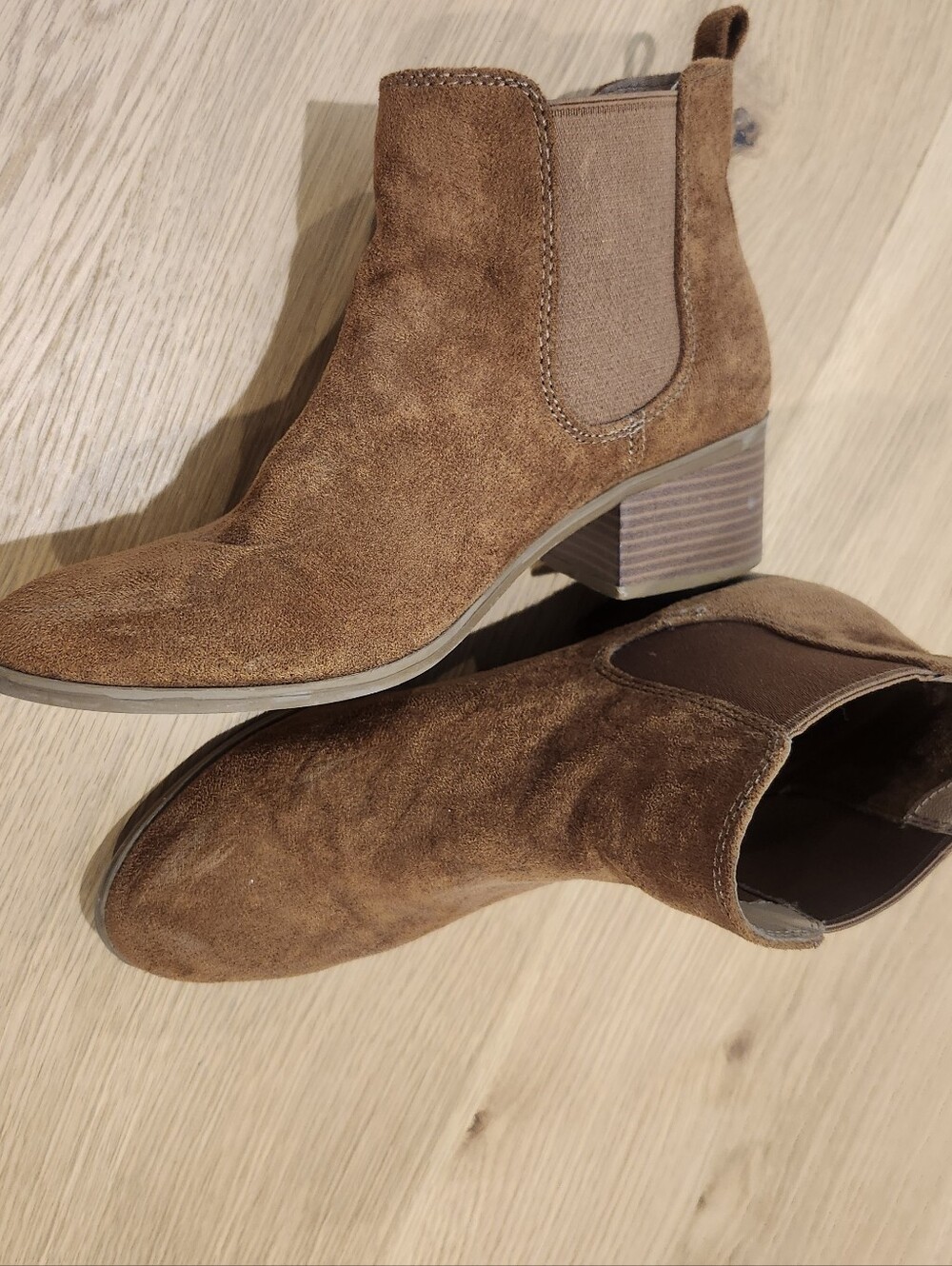 Women's Brown Suede Chelsea Bootie - Stylish Ankle Heel Size 8.5
